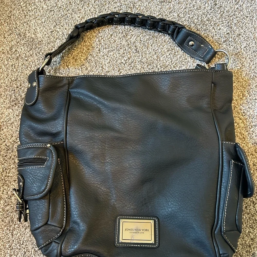 Black buckle leather Jones New York shoulder bag medium size